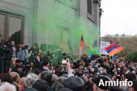 "Civil Contract" party, "For the sake of Armenia" Front and "Reject Serzh" initiative begin at "Liberty" Square in Yerevan
